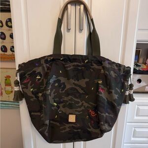 India Hicks fortune camouflage tote. Like new. Highly collectible 24x13x12